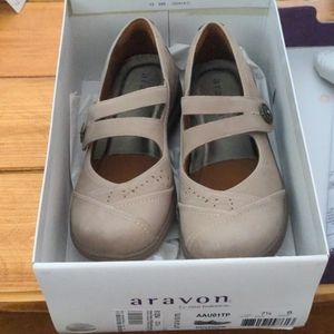 Aravon by New Balance Mary Jane